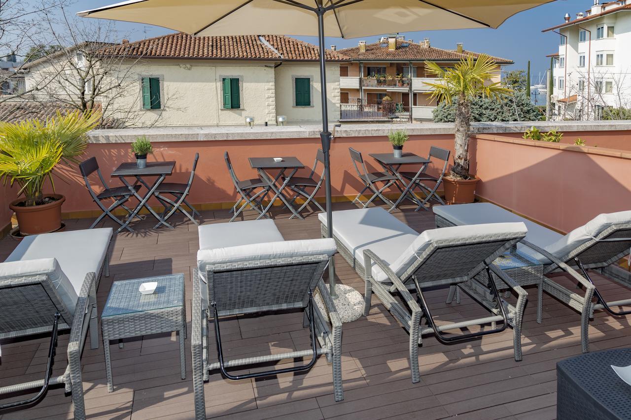 Hotel Residenza Alighieri Бардолино Екстериор снимка