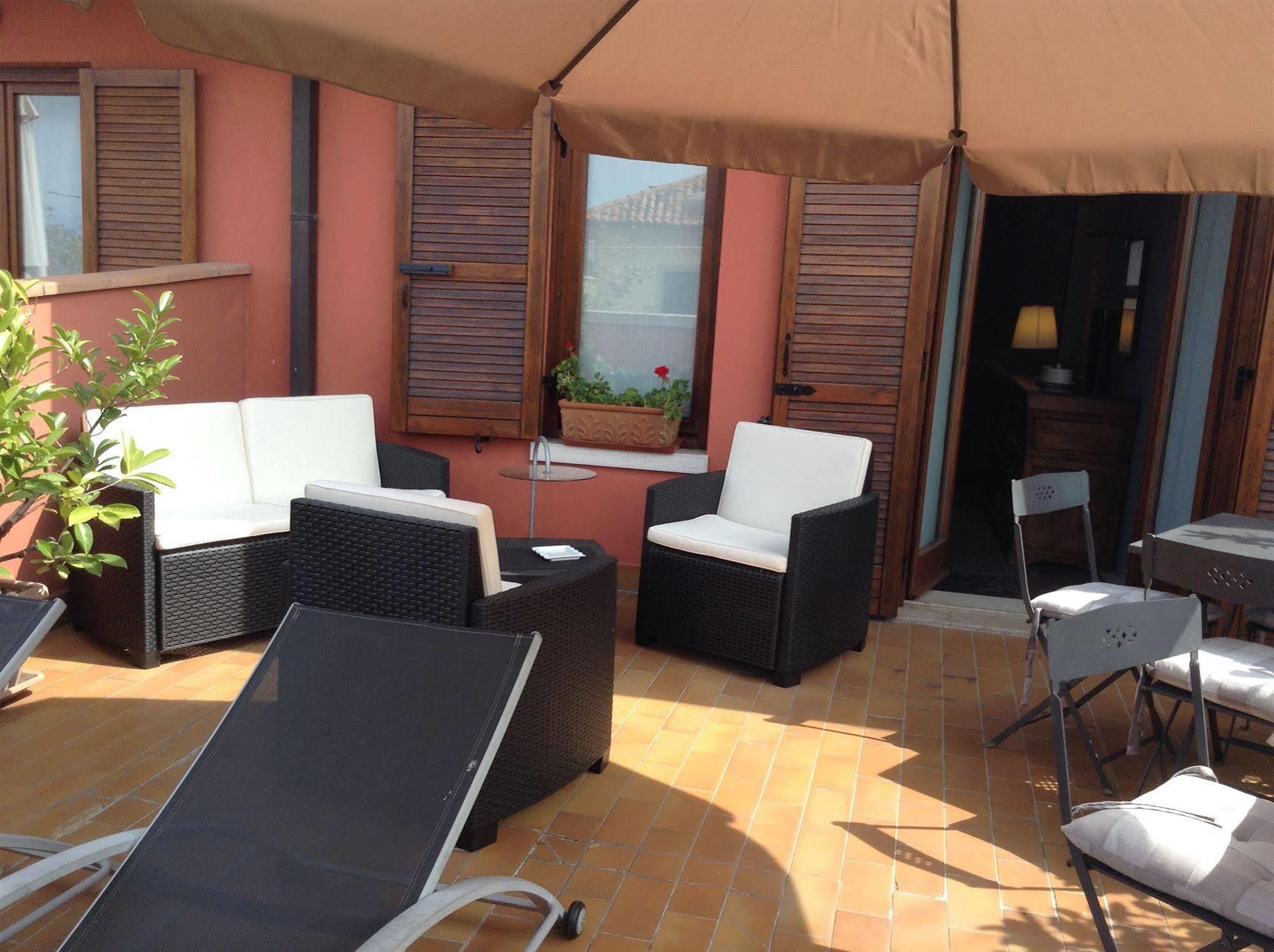 Hotel Residenza Alighieri Бардолино Екстериор снимка