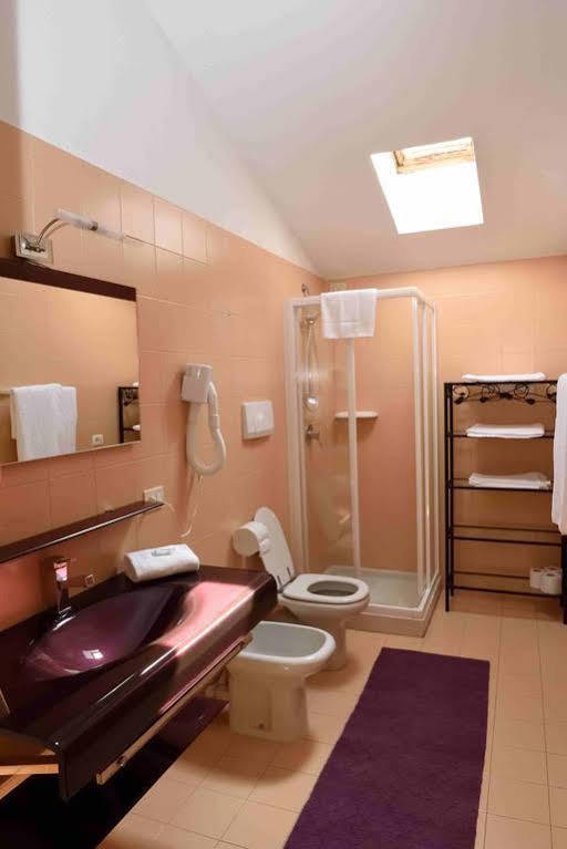 Hotel Residenza Alighieri Бардолино Екстериор снимка